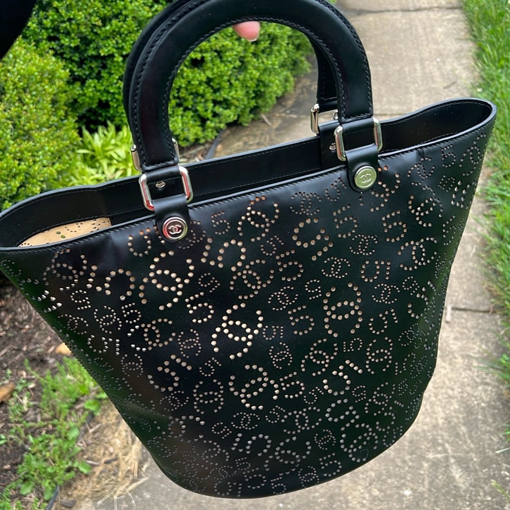 Retail $5000 Chanel tote leather bag authentic rare - Picture 6 of 17